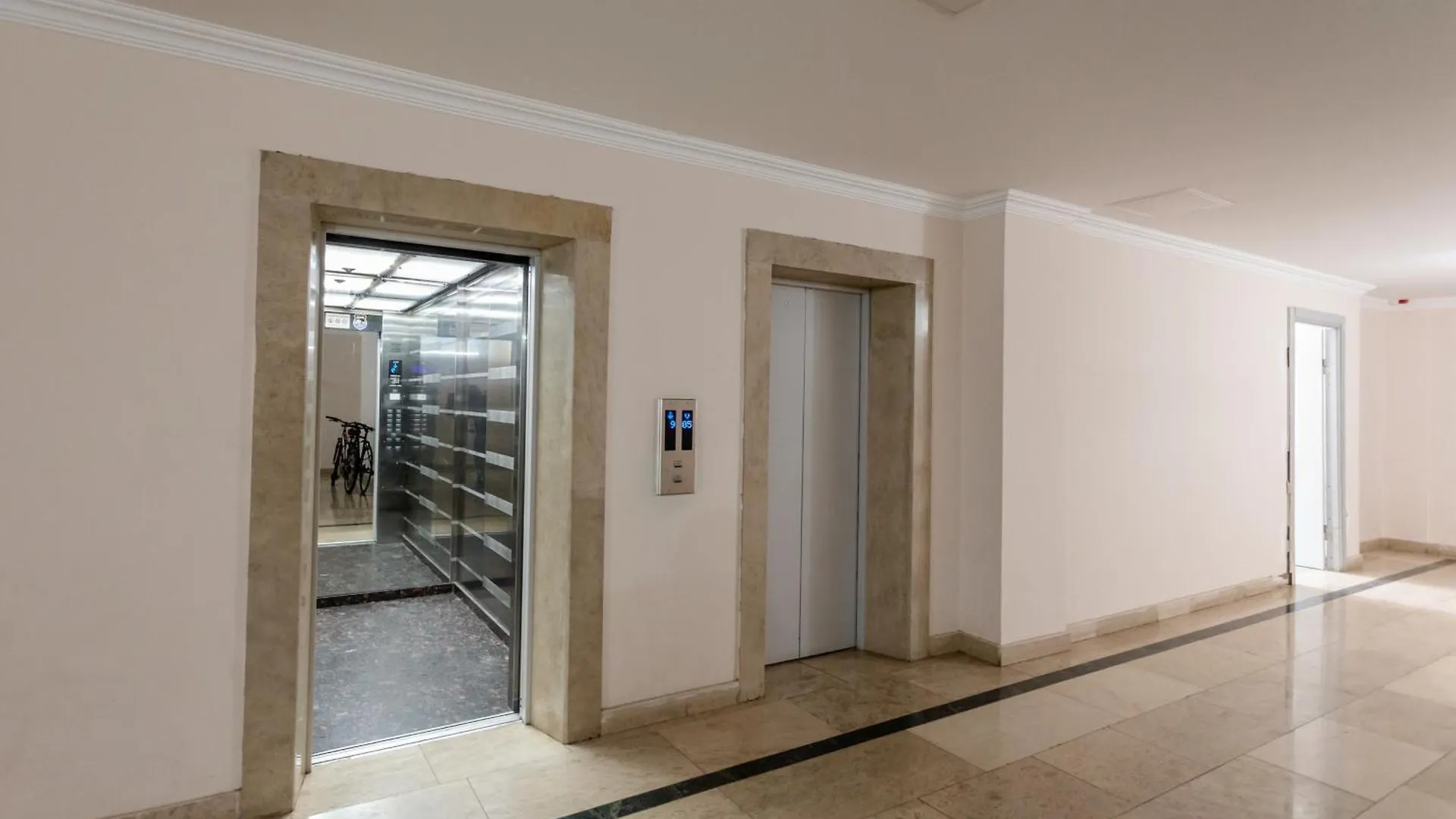 Serviced Apartment On Rustaveli Avenue 9 第比利斯