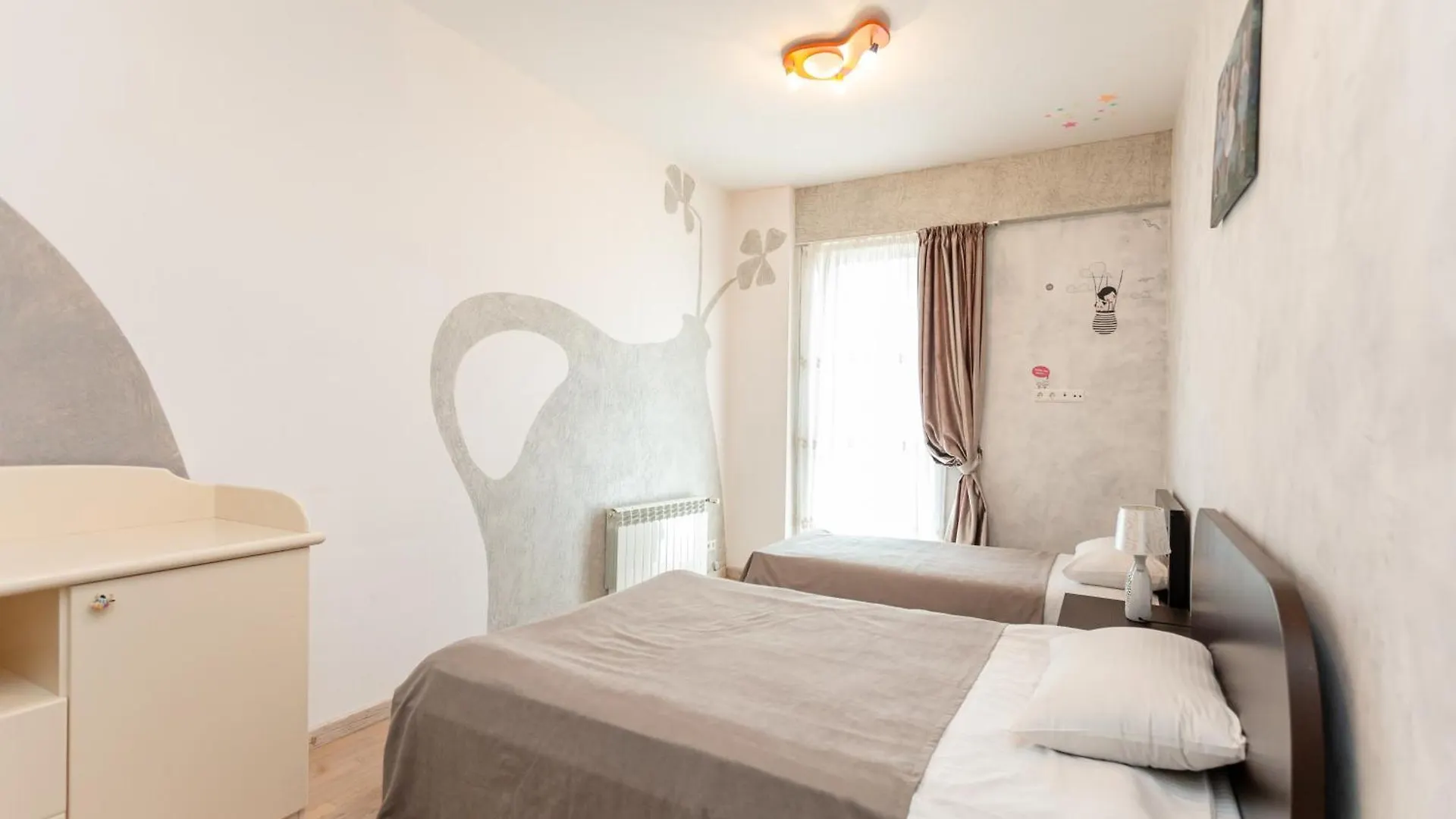 Serviced Apartment On Rustaveli Avenue 9 第比利斯