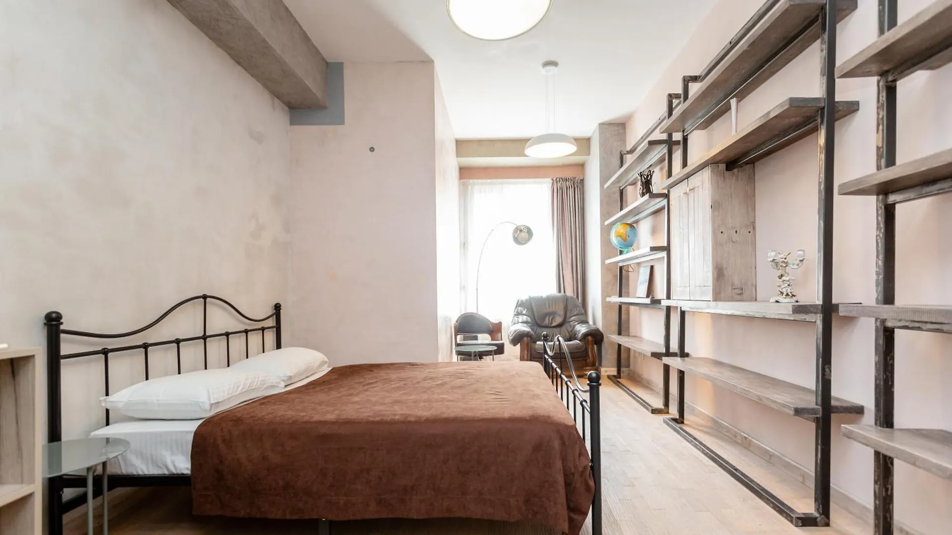 Serviced Apartment On Rustaveli Avenue 9 第比利斯 格鲁吉亚
