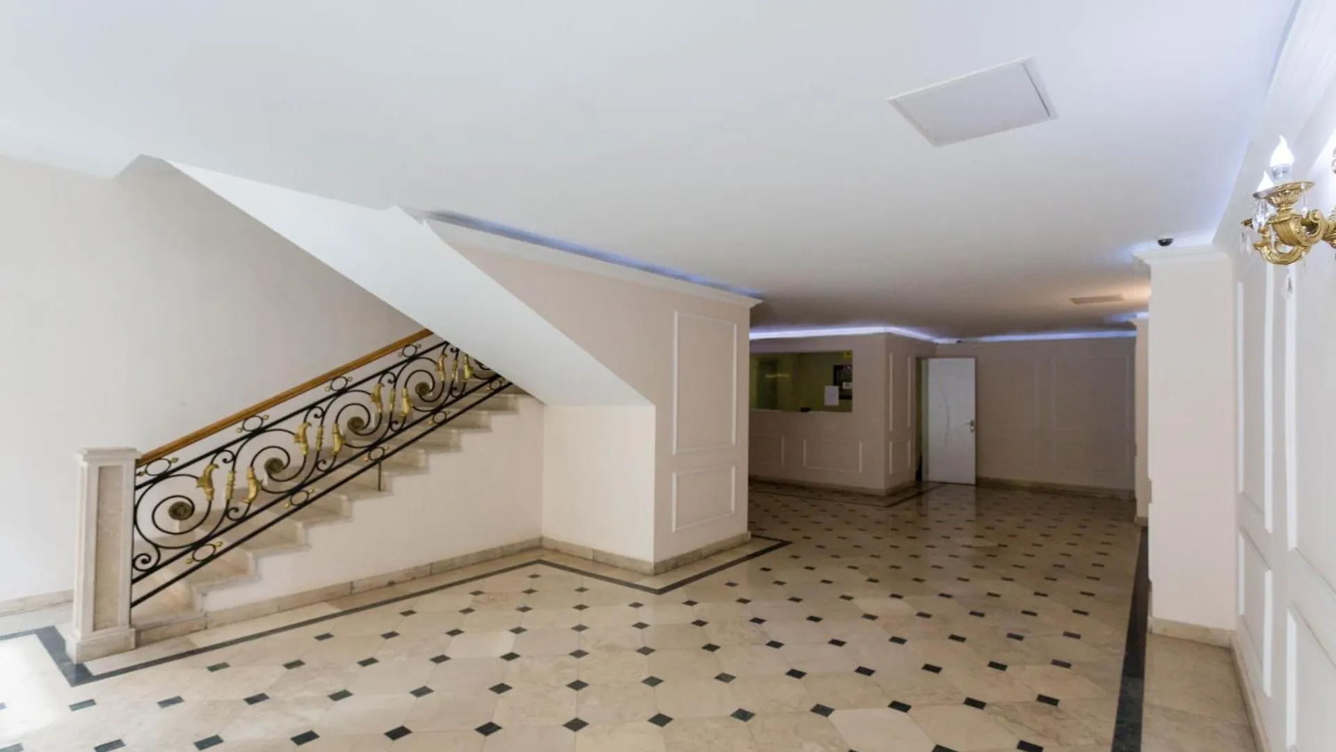 Serviced Apartment On Rustaveli Avenue 9 第比利斯