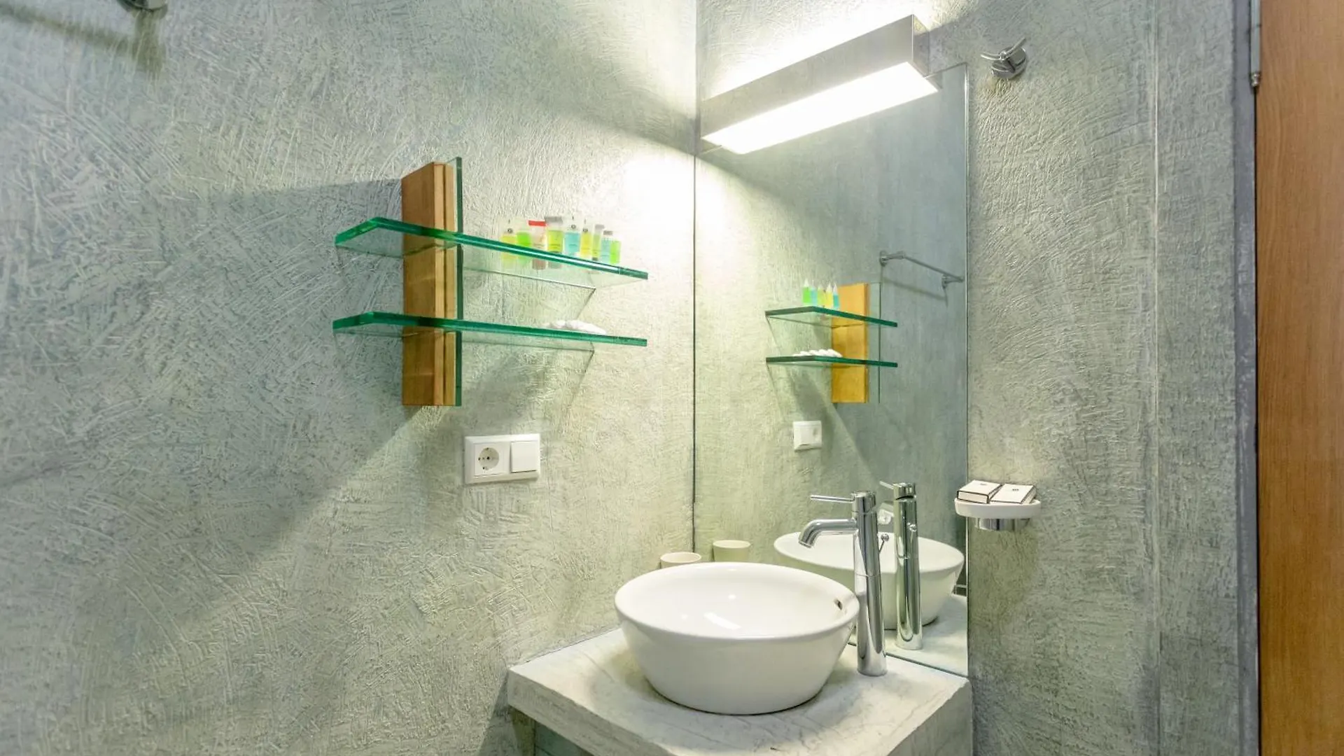 Serviced Apartment On Rustaveli Avenue 9 第比利斯